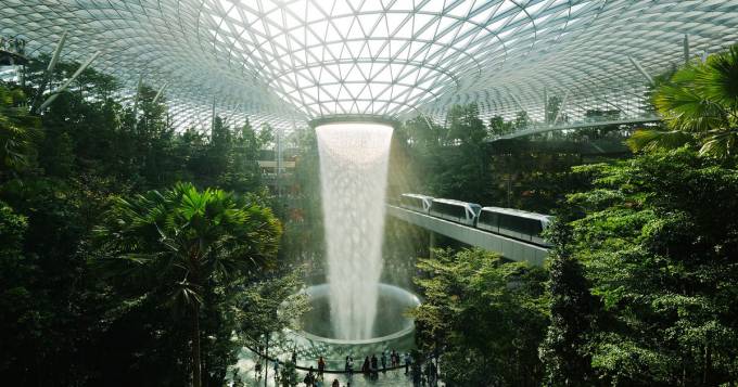 6 Unique Attractions in Changi Airport You Won’t Find Anywhere Else ...